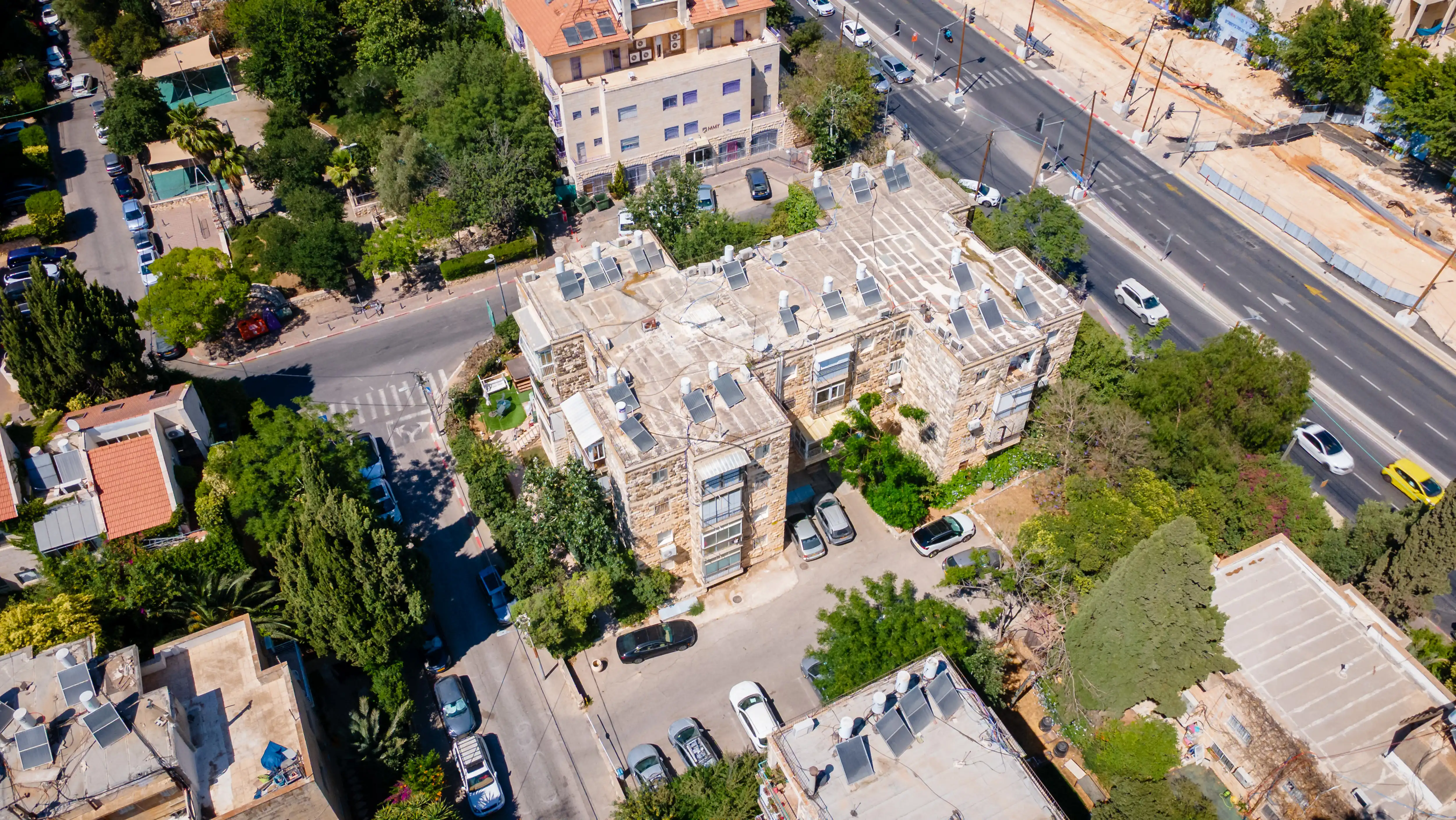 6 Ester Hamalka - View